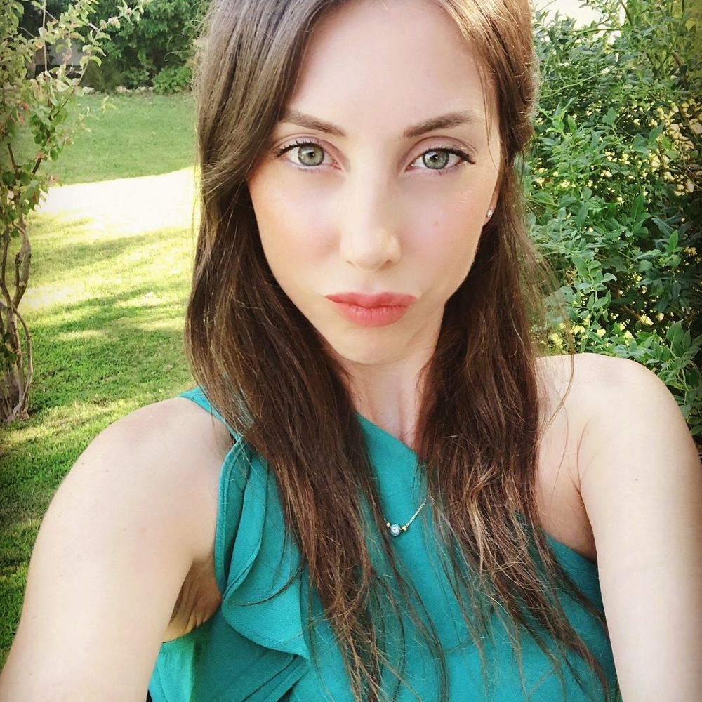 Meet your Posher, Selin